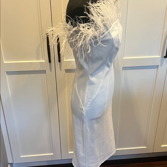 NWT Impressions Strapless White Dress with Feather Trim - Picture 4 of 7